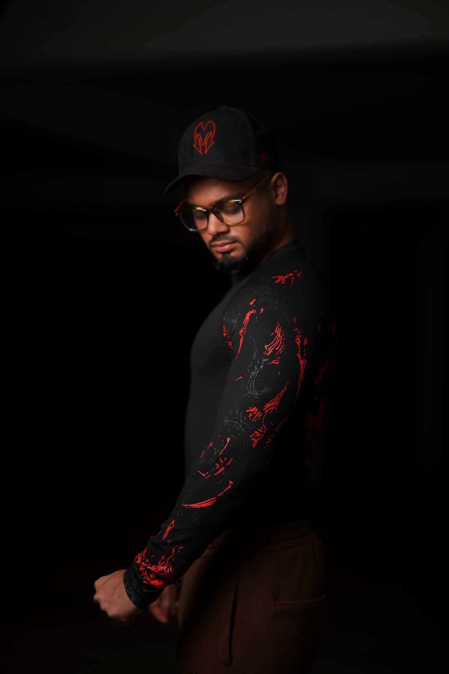 iMPRESSO Bloodthorn Full Sleeve (Black/Red)