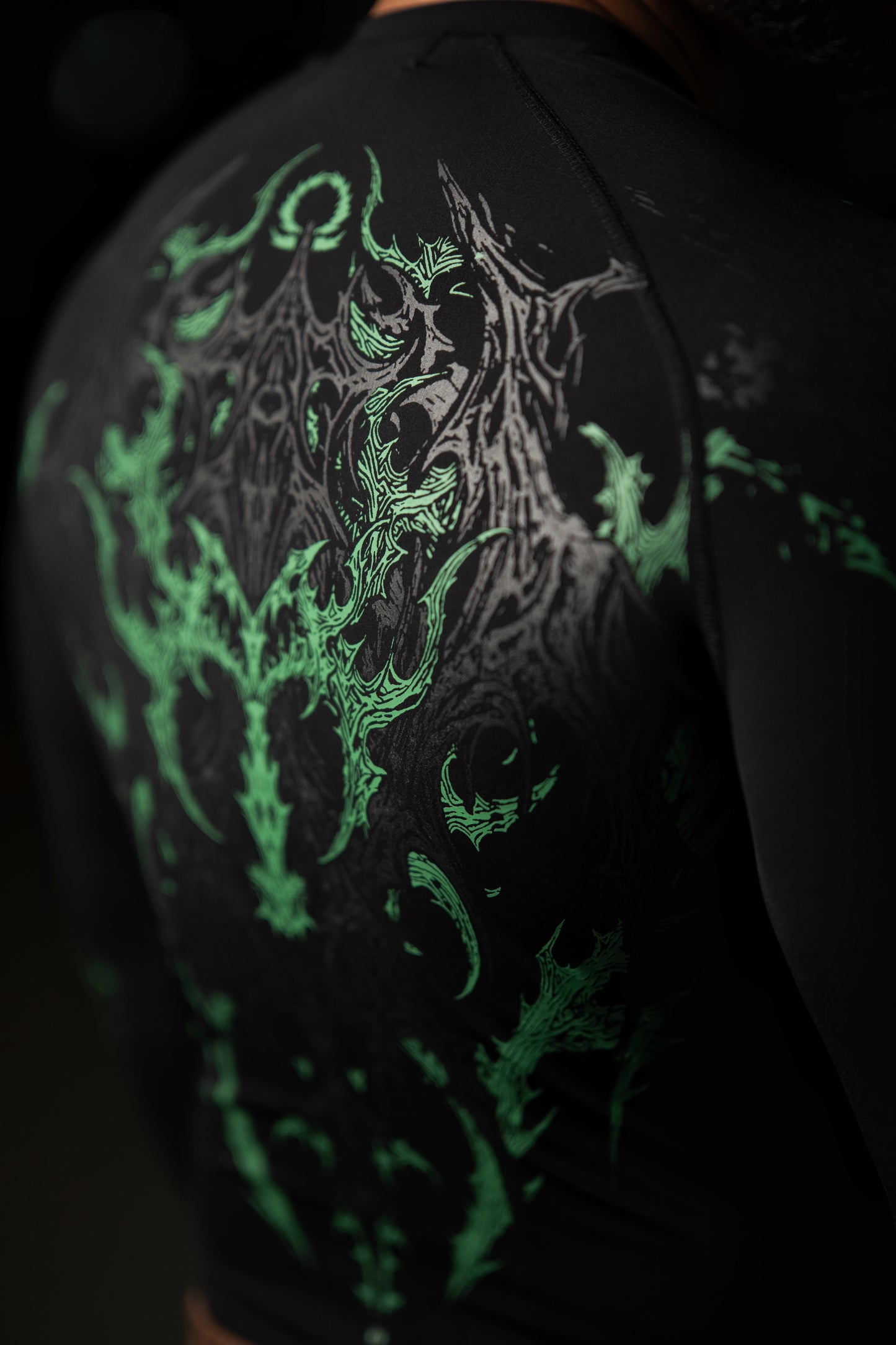 iMPRESSO Frostthorn Full Sleeve (Black/Green)