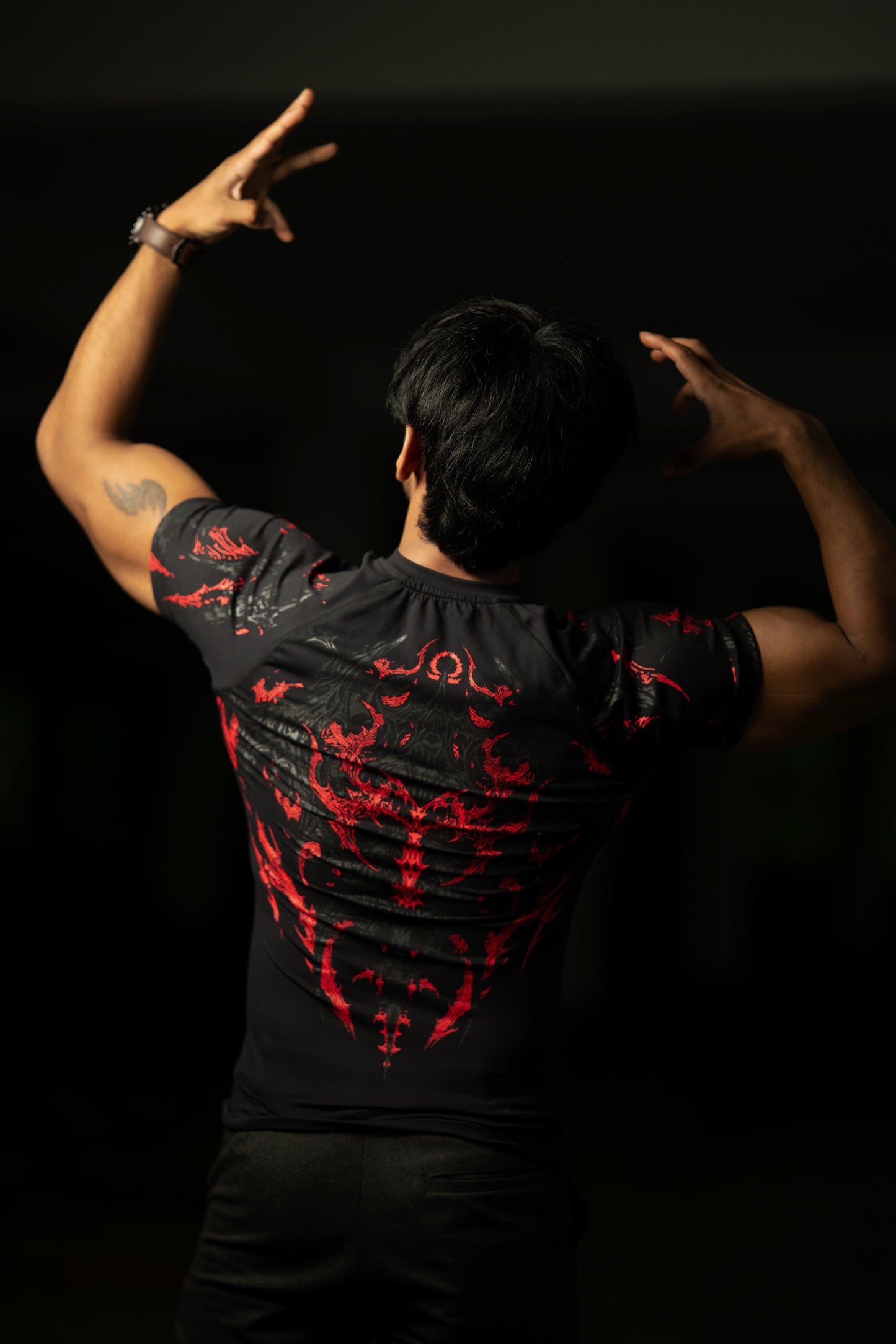 iMPRESSO Bloodthorn Half Sleeve (Black/Red)