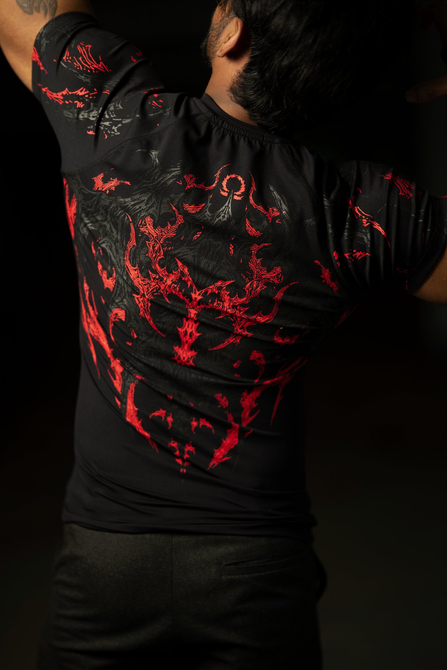 iMPRESSO Bloodthorn Half Sleeve (Black/Red)
